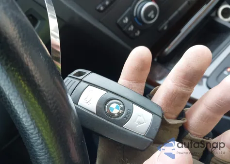 2009 BMW 328I xDrive z USA, uszkodzony, nr VIN WBAUU33579A540108